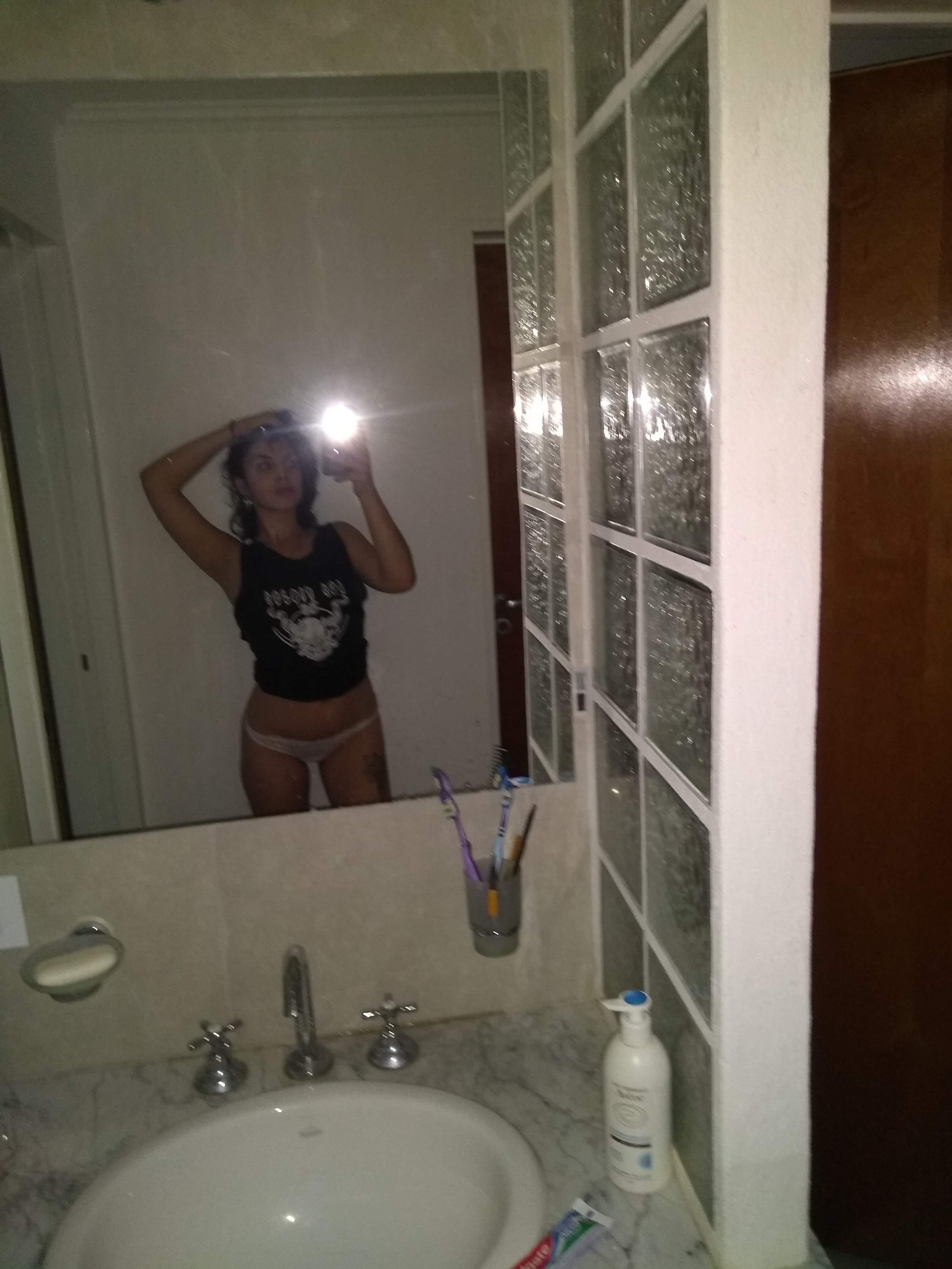 2914396850 Morocha joven con rico culito
