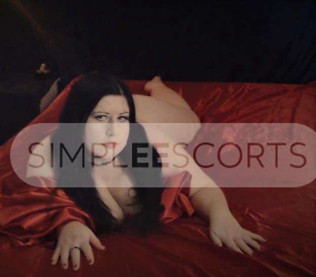 424402858 Back on the southside! Friendly, Aussie goth BBW.