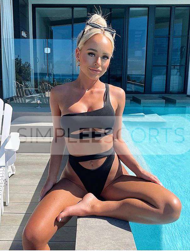416216918 High profile top seductive party girl Chloe living in Canberra