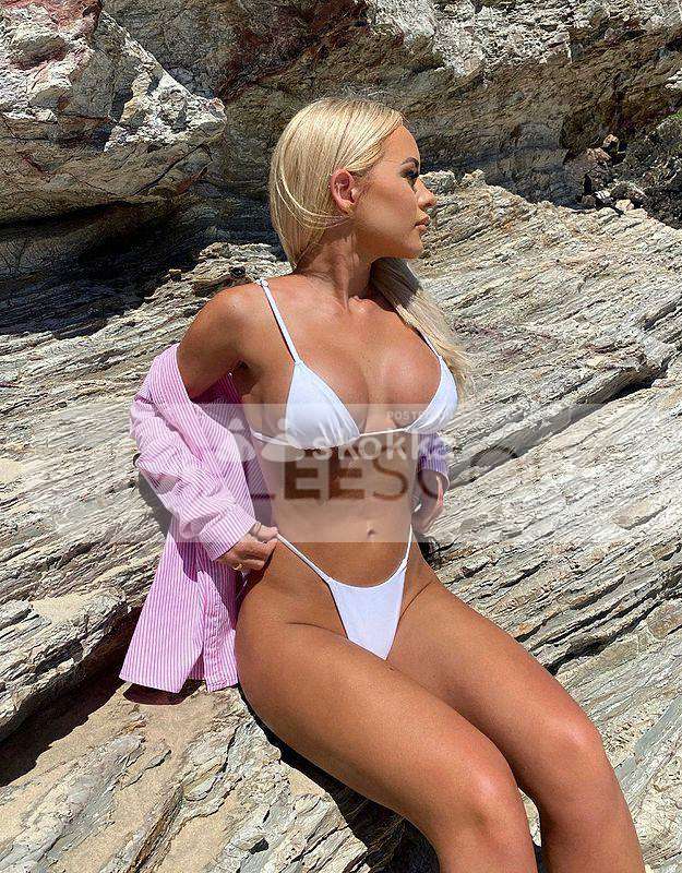 424168356 Polish model Alina the blonde