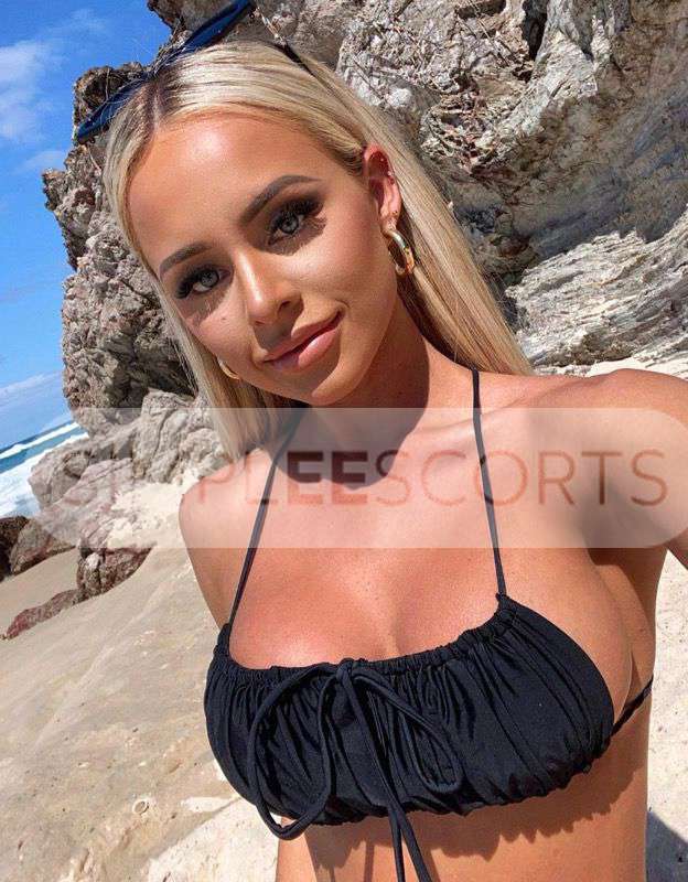 416216918 High profile top seductive party girl Chloe living in Canberra