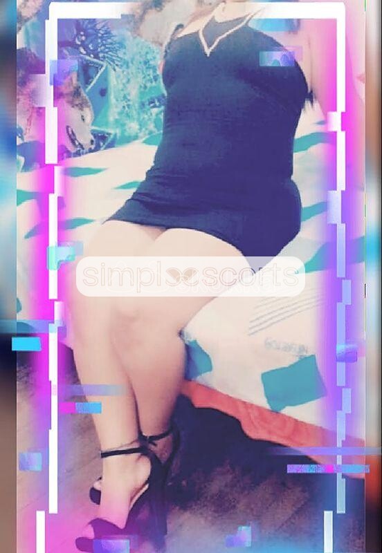 61625254 Hermosas y complacientes amiguitas de 24 y 26 años