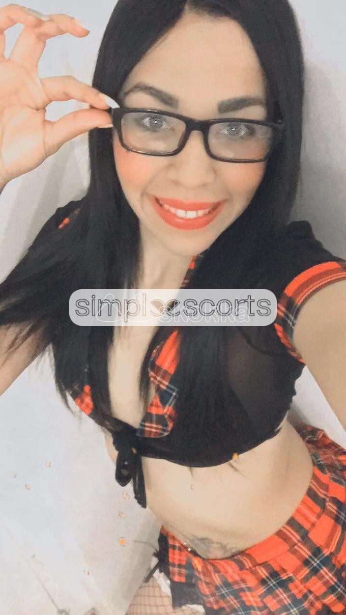 947366859 Ágatha, venezolana. 22 años.