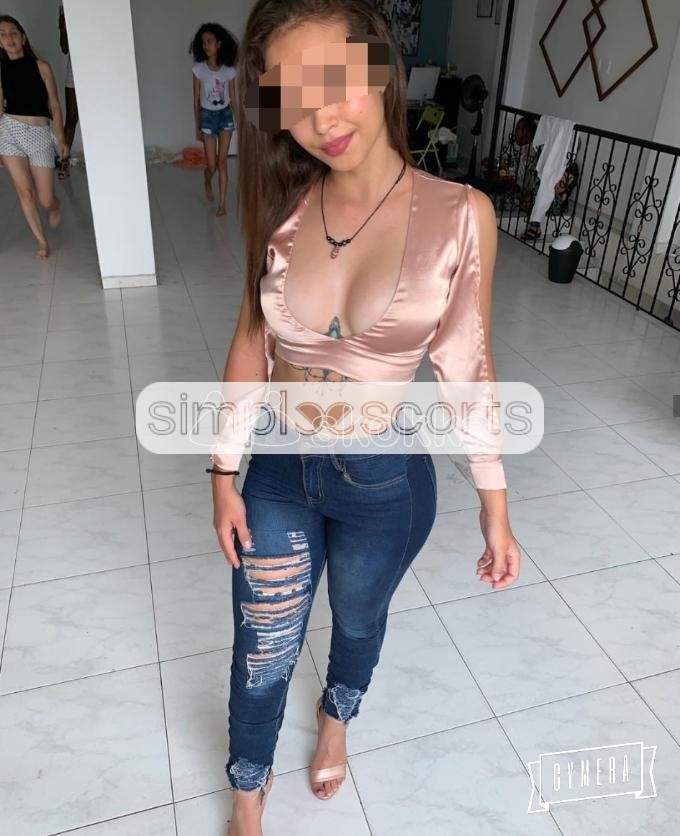 954491334 Camila Colombiana. 19 años.