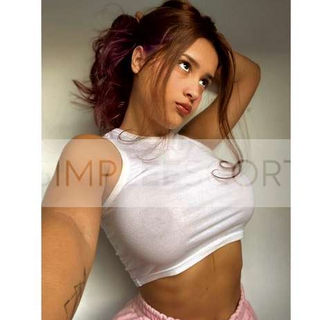 984838586 Hermosas mujeres y jovencitas