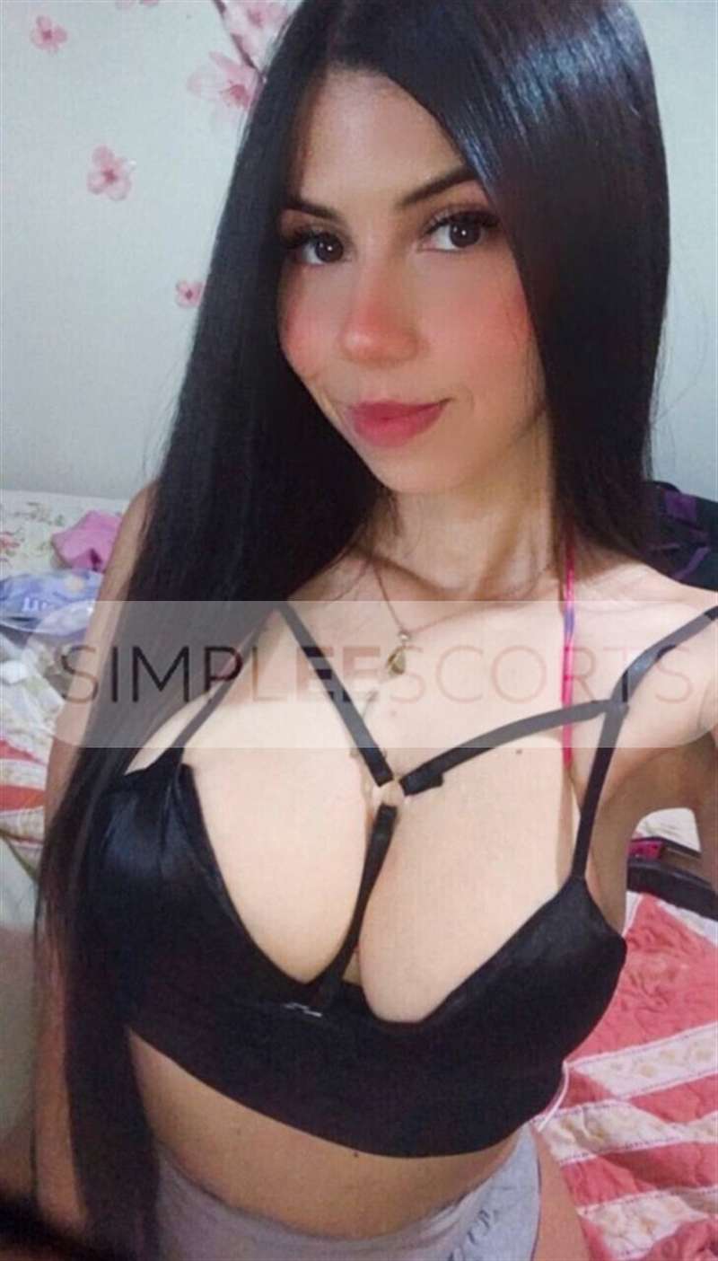 975311631 Javiera bien sexy