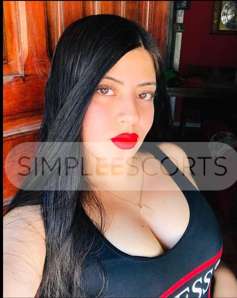 933136503 Michelle-bien-sexy