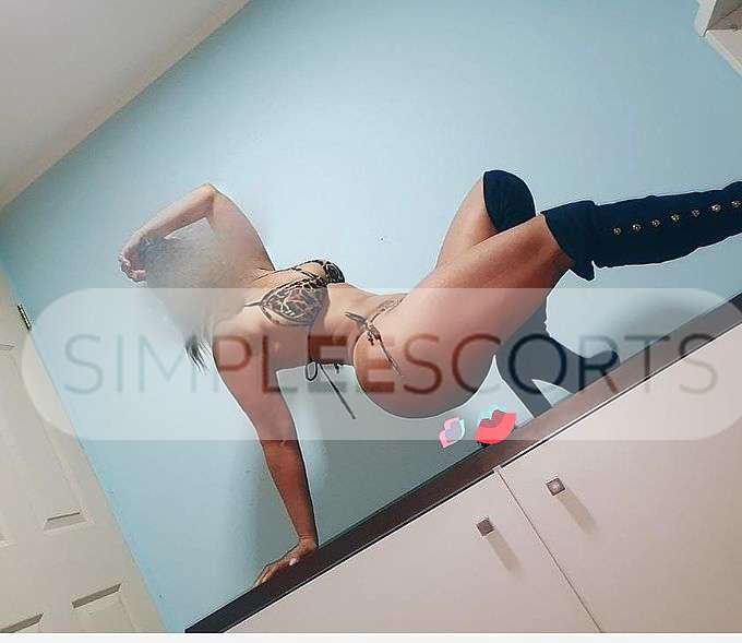 990554265 Ven por un rico polvito amor, soy Yuliana