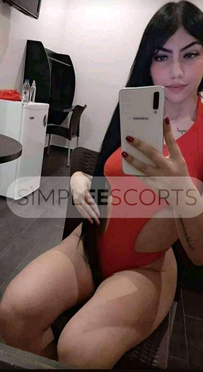 978175404 Andrea caliente