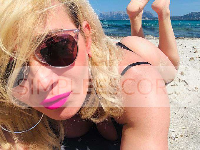 3667340495 Petras, troia sexy e attraente