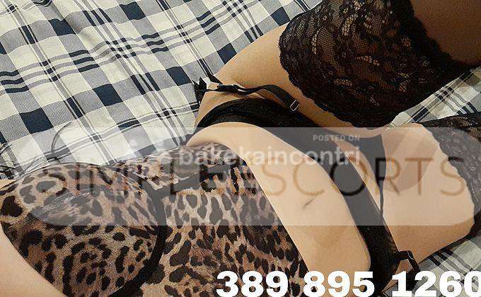 3898951260 Studentessa esplosiva, Mariana