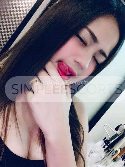 109122559 I'm Yati charming and independant seductive party blonde full time available for body sex services.