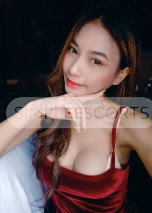 177215088 This is me Nancy charming and independant seductive lady full time available for body sex services.