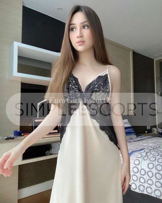 162433945 I'm Andrea charming and independant seductive party blonde full time available for body sex services.