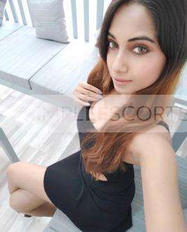 147581204 Busty girl Martha lives in Selangor is full time available sex services.
