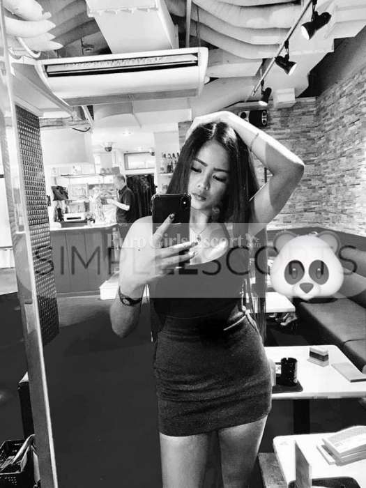 109122559 I'm Yati charming and independant seductive party blonde full time available for body sex services.