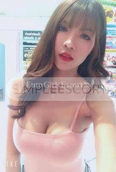 177215088 This is me Nancy charming and independant seductive lady full time available for body sex services.