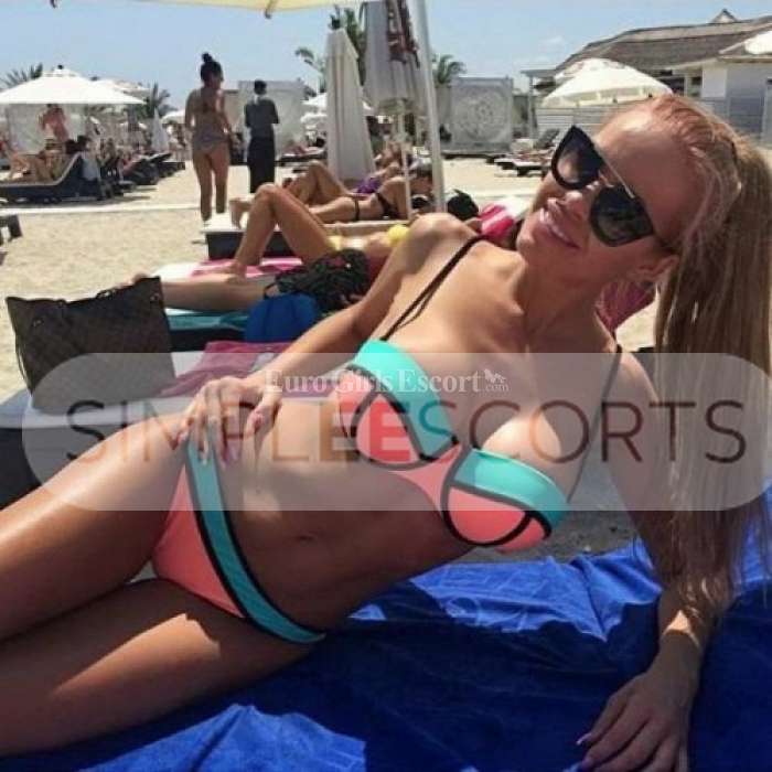 79220927 Very hot seductive high profile milf Leona giving services of escore service satisfaction