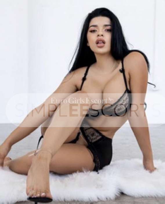 99340292 Beautiful mature high profile lady Rebeca providing sexual services in Sliema