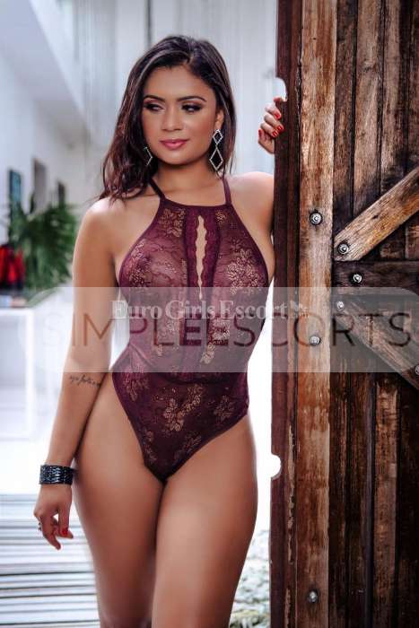 99080264 I'm Lunna very hot party girl yuki giving services of escore sexual satisfaction