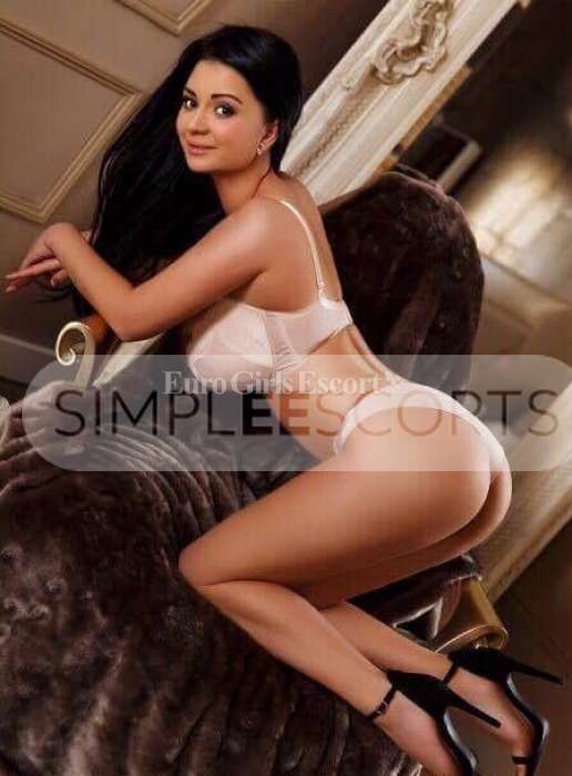 99940292 High profile hot busty blonde Sonia living in Saint Julian looking for sex