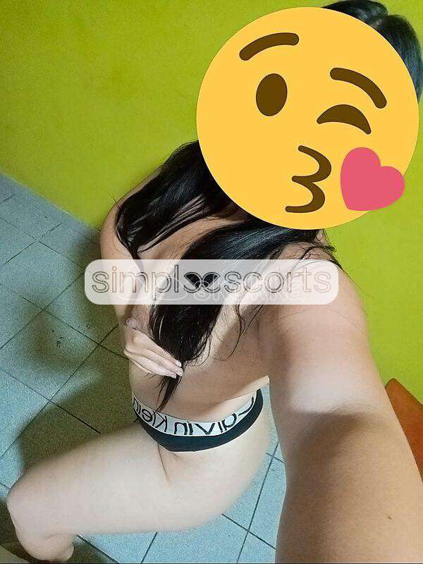 961452624 Soy sharlo tengo 22 años y llego para hacerle todo tipo de fantasía.