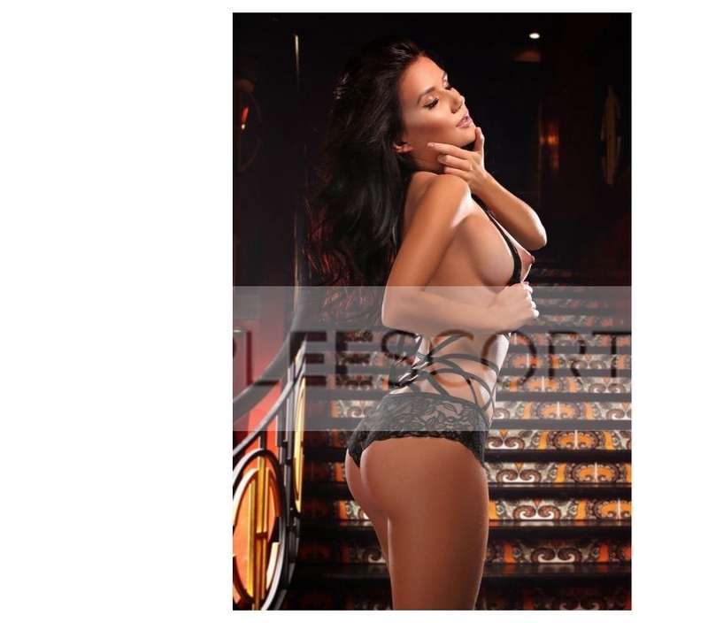 7584838397 I'm Teressa charming and stunning Independent British party girl full time available for body sex services.
