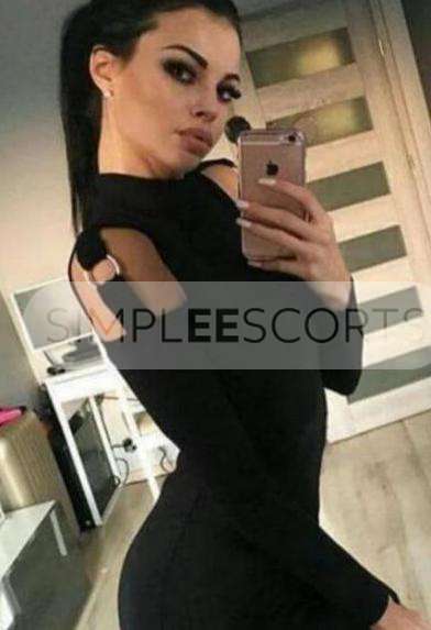 07498708852 Chrystal seductive lady living in Birmingham always full time available for you